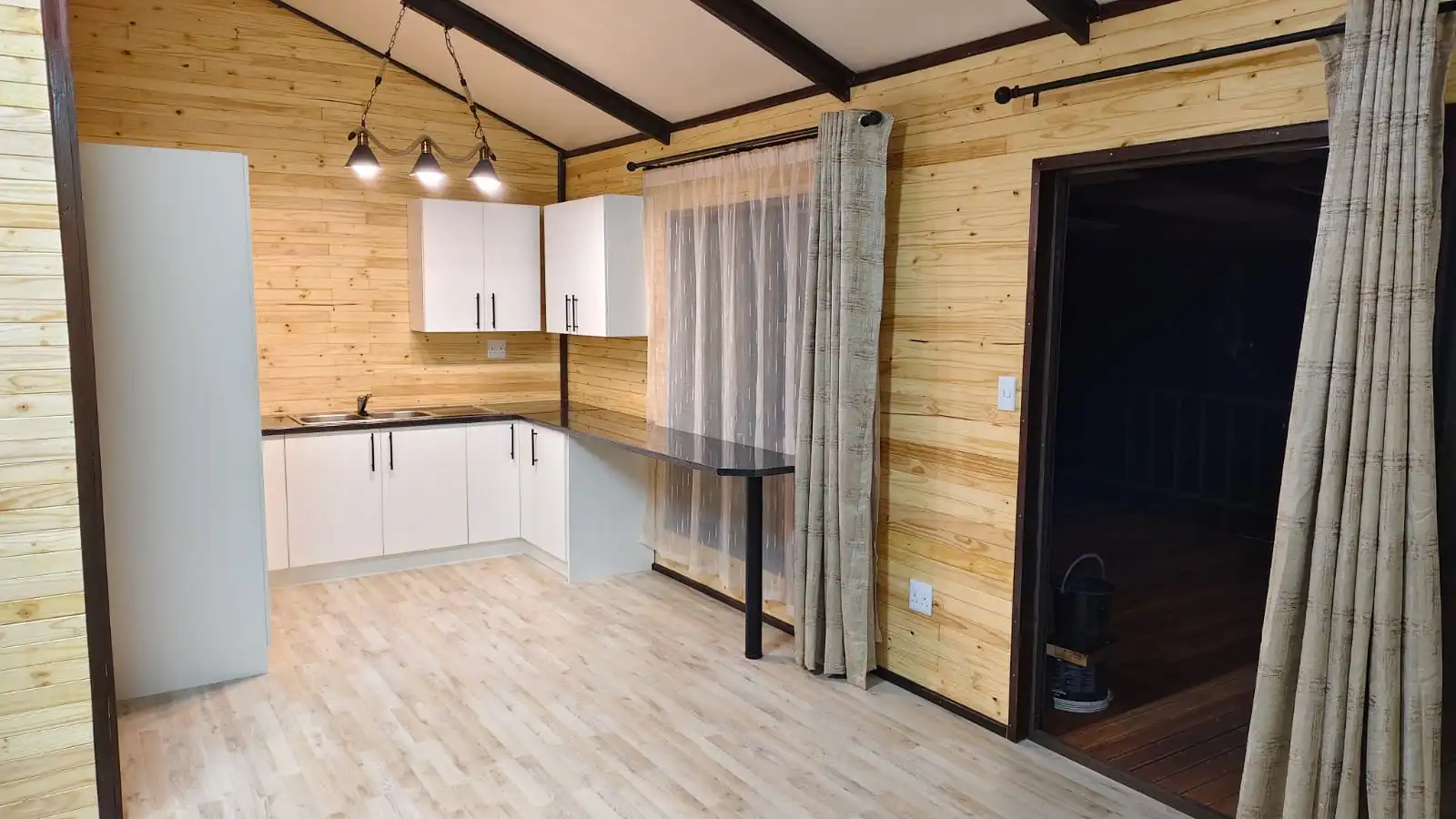 Kitchen cupboards photo 12